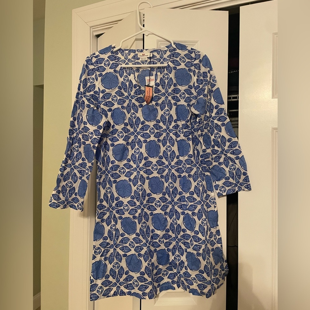 Vineyard Vines women’s beach cover up